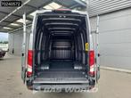 Iveco Daily 35C18 3.0L Automaat L3H2 180PK Dubbellucht 3,5t, Auto's, Bestelwagens en Lichte vracht, Automaat, Stof, Euro 6, 4 cilinders