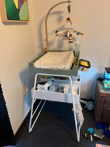 Topkwaliteit baby verzorgingstafel beschikbaar voor biedingen