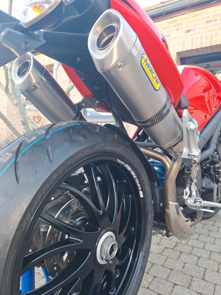 Speed triple SE 1050, Motos, Motos | Triumph, Particulier, Naked bike, plus de 35 kW, 3 cylindres, Permis Moto A, Échappement sport