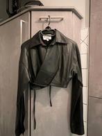 Nieuwe zwarte blouse van imitatieleer XS, NA KD, Zwart, Nieuw, Ophalen of Verzenden