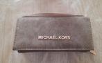 Michael Kors portemonnee, Ophalen of Verzenden, Zo goed als nieuw, Bruin, Overige merken