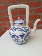 Chinese porseleinenTheepot met draken gesigneerd taiwan roc, Verzenden