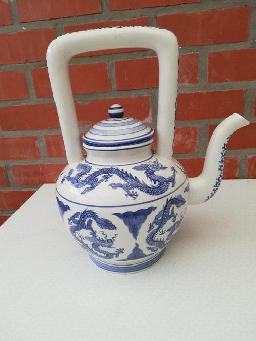 Chinese porseleinenTheepot met draken gesigneerd taiwan roc, Antiek en Kunst, Antiek | Porselein, Verzenden