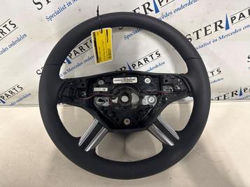 Stuurwiel van een Mercedes ML-Klasse beschikbaar voor biedingen