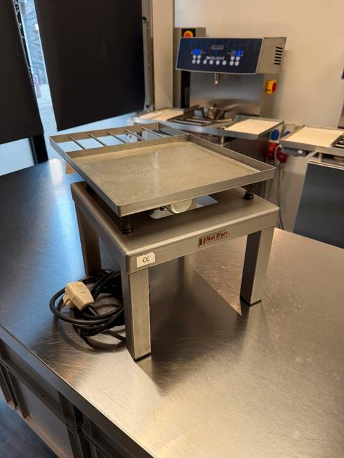 Tritlafel Mol D’art, Zakelijke goederen, Horeca | Keukenapparatuur, Bakkerij en Slagerij, Gebruikt, Ophalen of Verzenden