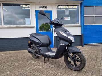 SCHADE: Peugeot kisbee snorscooter A-klasse 2021 ( Holland ) beschikbaar voor biedingen