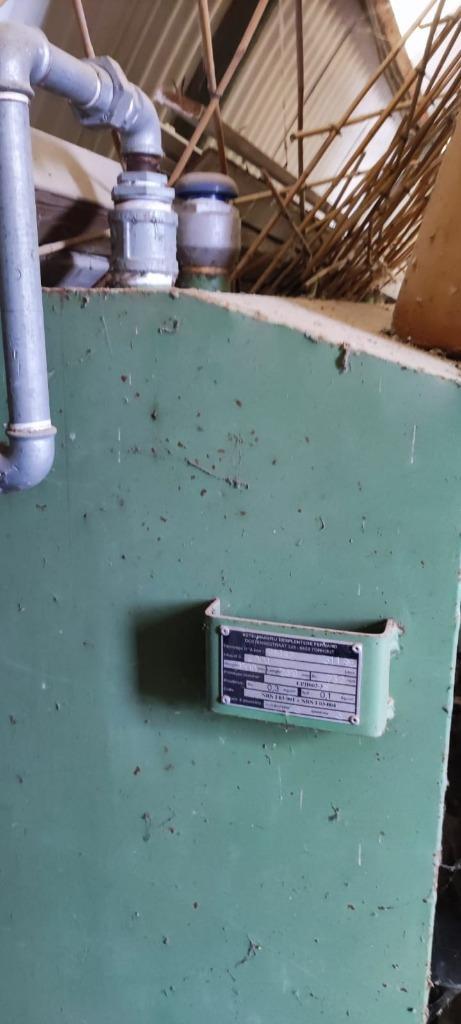 mazouttank met pomp 1250e, Zakelijke goederen, Landbouw | Tractoren, Ophalen