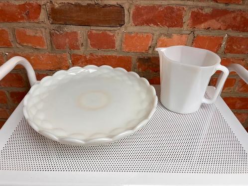 Anchor Hocking taartschotel en Arcopal Moulinex kan, Antiek en Kunst, Antiek | Servies los, Ophalen of Verzenden