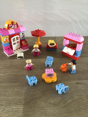 Duplo setje beschikbaar voor biedingen