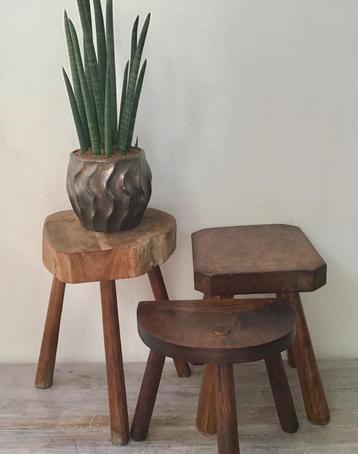 3 verschillende handgemaakte houten plantentafeltjes beschikbaar voor biedingen