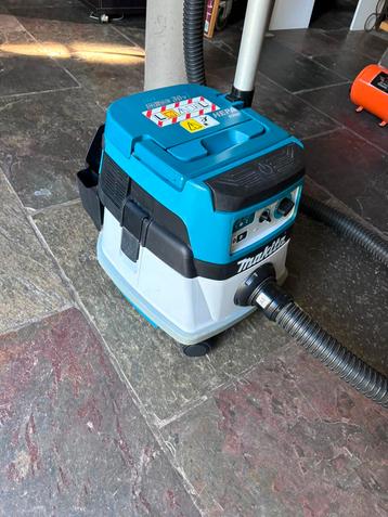 Nieuwe makita accu stofzuiger 2x 18 volt beschikbaar voor biedingen