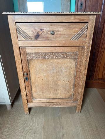 Petite commode ancienne, 1 tiroire et 2 étagères beschikbaar voor biedingen