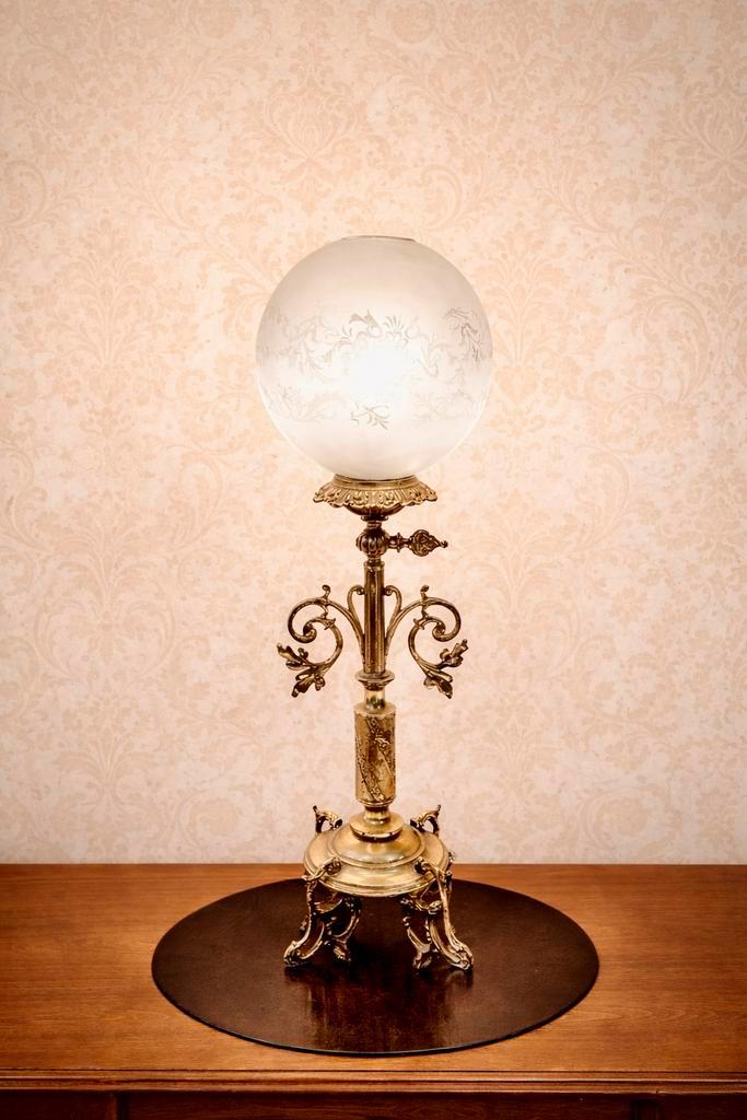 Lampe ancienne en laiton et verre gravé – Belle Époque, Huis en Inrichting, Lampen | Tafellampen, Gebruikt, Glas, Ophalen of Verzenden