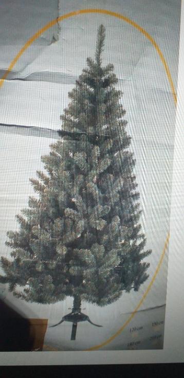 Sapin de Noël artificiel beschikbaar voor biedingen