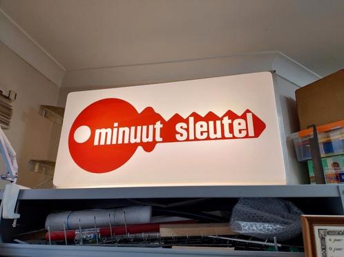 Vintage lichtbak reclame minuut sleutel., Verzamelen, Merken en Reclamevoorwerpen, Gebruikt, Ophalen of Verzenden