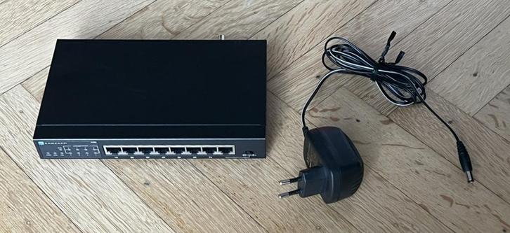 LANCAST 4490-2 - 8-Port EtherNet Hub + AC adapter, Computers en Software, Netwerk switches, Gebruikt, Ophalen of Verzenden