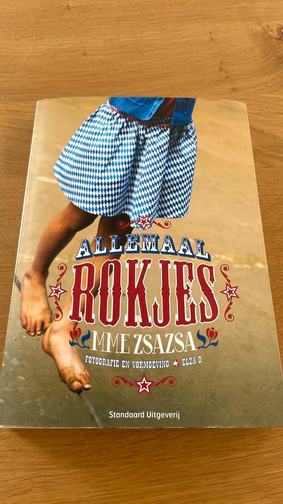 Mme Zsazsa -    Allemaal rokjes, Boeken, Hobby en Vrije tijd, Zo goed als nieuw, Ophalen