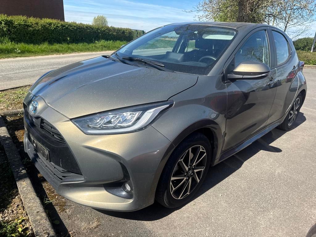 Toyota Yaris Iconic 1.5 hybrid nieuwstaat 28.000 km 11/23, Auto's, Toyota, Stof, 4 cilinders, 1490 cc, 5 zetels