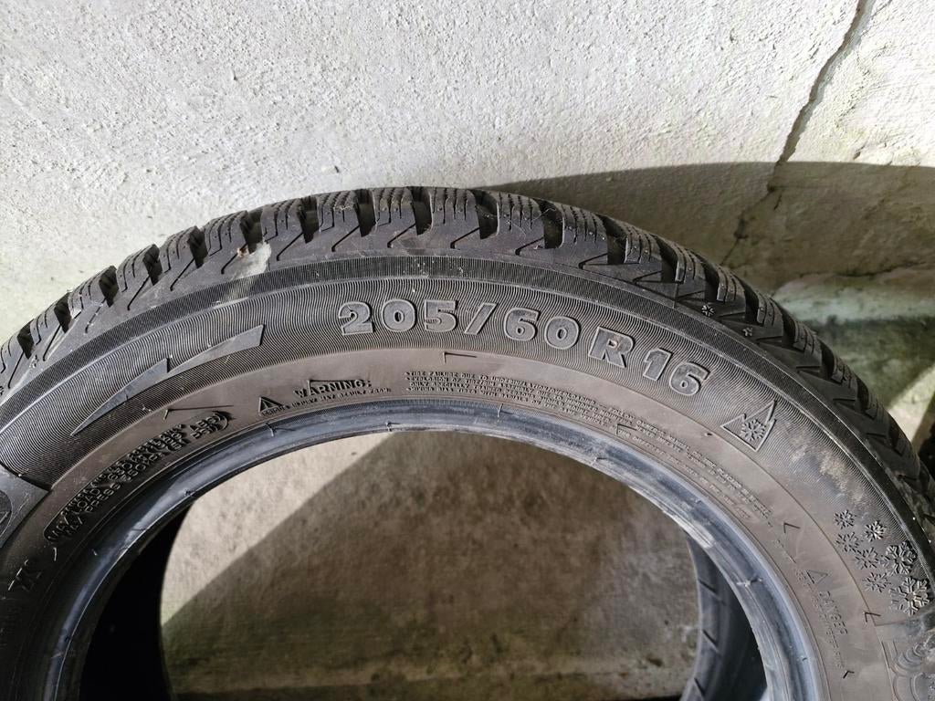 Pneus 205/60R16, Enlèvement, Pneu(s)