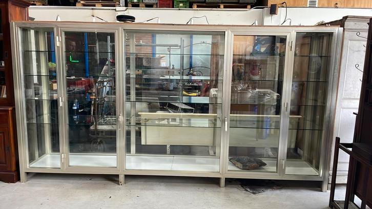 Presentatie/vitrinekast mega, Huis en Inrichting, Kasten | Vitrinekasten, Zo goed als nieuw, Glas, Ophalen