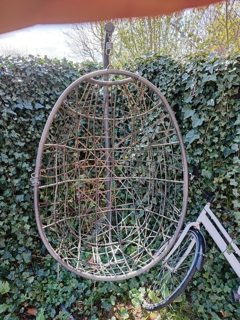 hangstoel ei-stoel, Ophalen