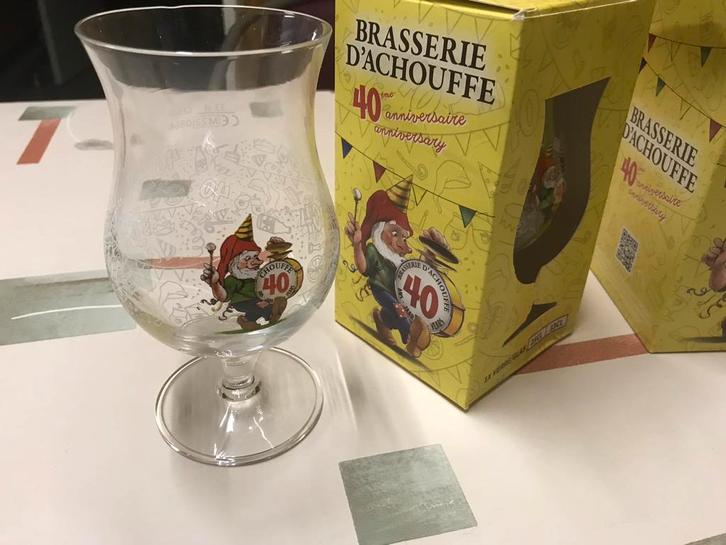2 verres à chouffe de 40 ml., Collections, Marques de bière, Neuf, Verre ou Verres, Enlèvement ou Envoi