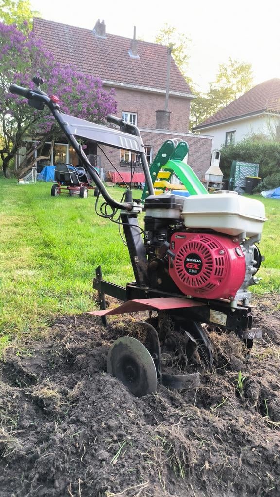 Motoculteur spitmachine grondfrees, Ophalen