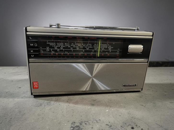 radio portable vintage Grundig Prima Boy 600, Antiquités & Art, Antiquités | TV & Hi-Fi, Enlèvement