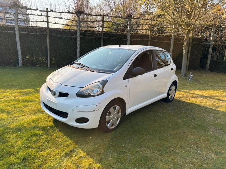 Toyota aygo 1.0 benzine , 5 deurs , 73.000 km,..., Auto's, Toyota, Particulier, Aygo, Airbags, Radio, Benzine, Euro 5, 5 deurs