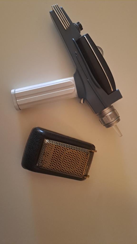 Phaser et telecom Star Trek, Envoi, Utilisé, Film, Statue, Réplique ou Modèle