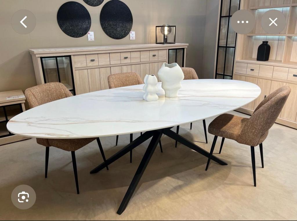 Mooie keramische eettafel nog ingepakt., Huis en Inrichting, Tafels | Eettafels, Ophalen, Zo goed als nieuw