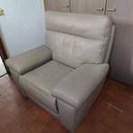 Fauteuil relax en cuir en bon état - confortable, Enlèvement