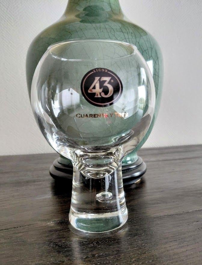 verre à liqueur 43, Collections, Verres & Petits Verres, Enlèvement ou Envoi, Comme neuf, Verres et Verres à shot