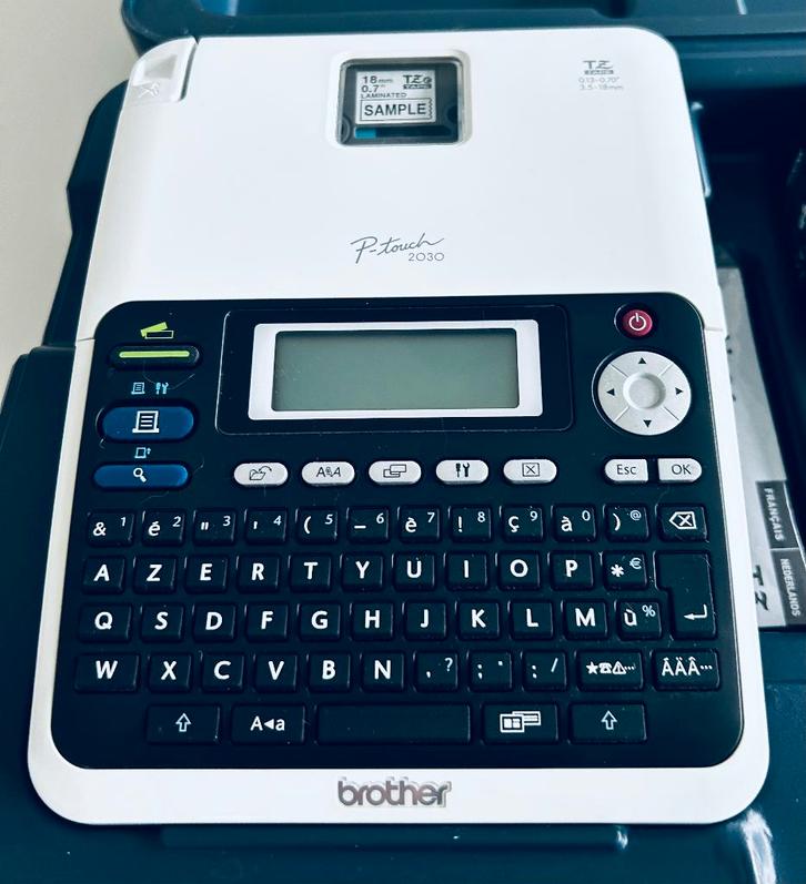 Brother P-Touch 2030 Azerty Labelprinter, Informatique & Logiciels, Étiqueteuses, Neuf, Azerty, Étiquette en bande, Enlèvement ou Envoi