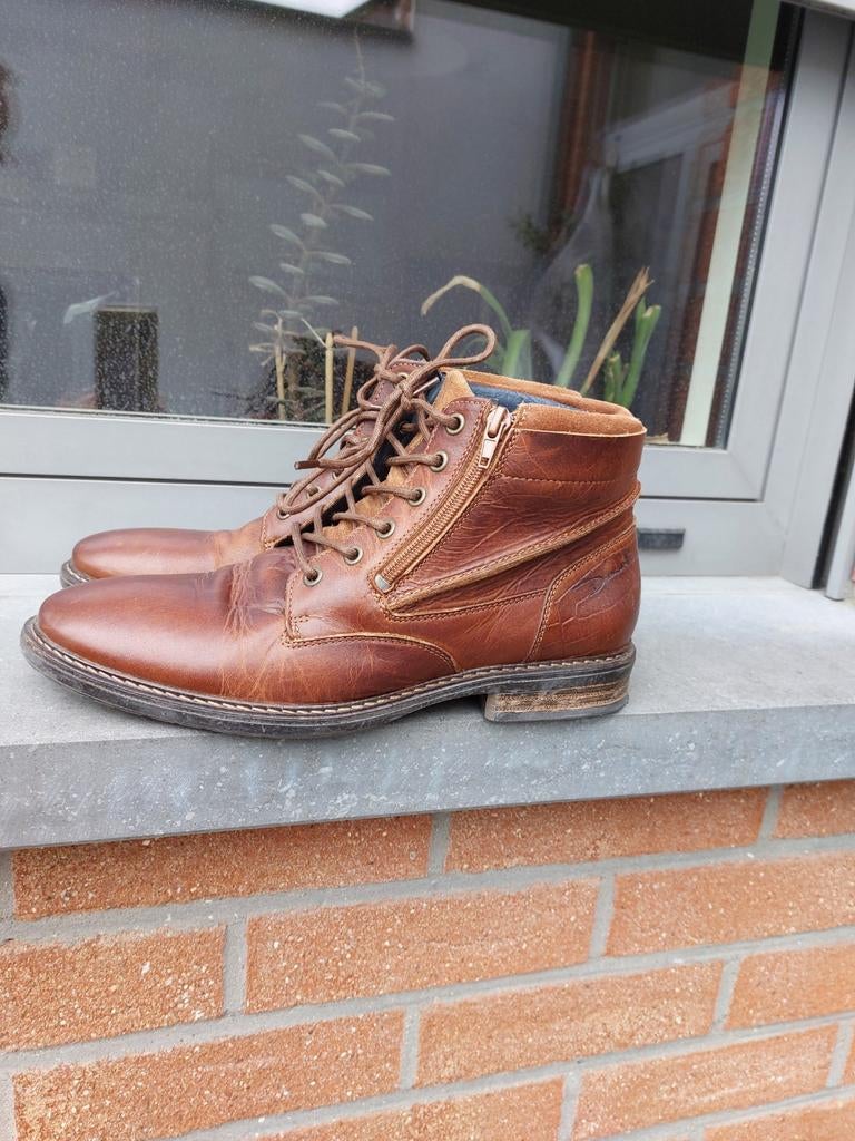 Chaussures en cuir tige haute pointure 42, Enlèvement