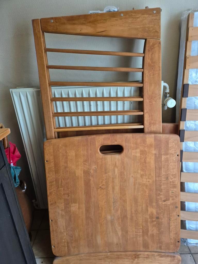 Lit enfant et matelas, Enfants & Bébés, Chambre d'enfant | Lits, Enlèvement, Matelas