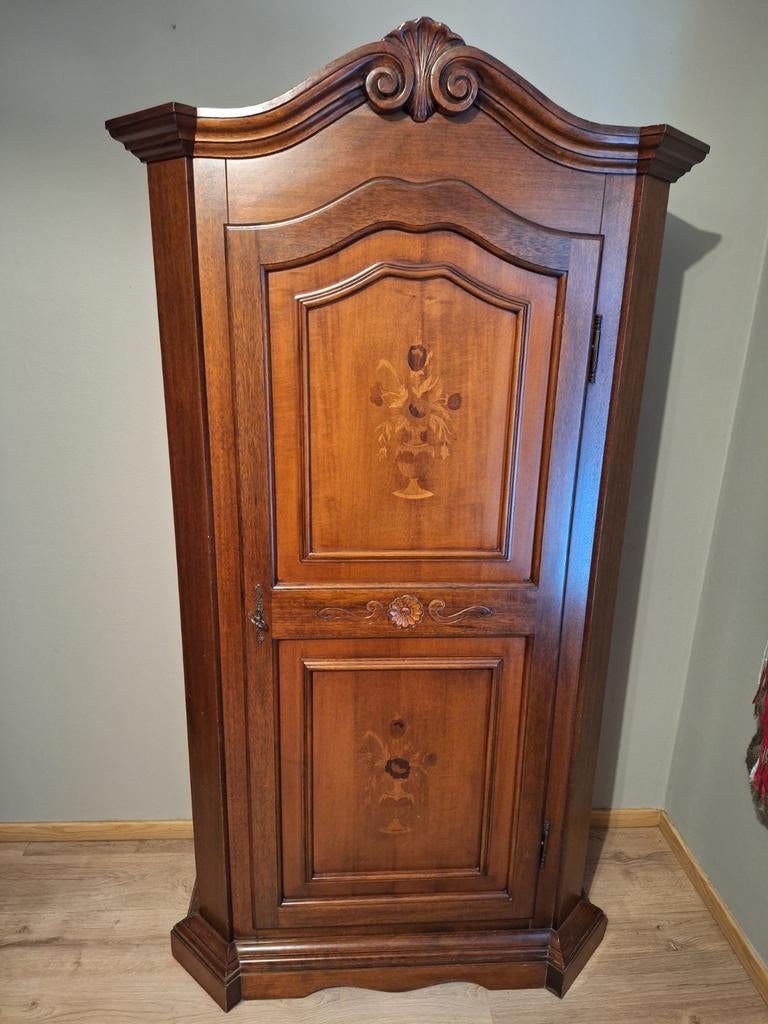 Armoire de hall, Enlèvement