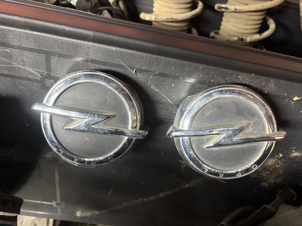 COMMANDE ELECTRIQUE OUVERTURE COFFRE CORSA E, Autos : Pièces & Accessoires, Carrosserie & Tôlerie, Arrière, RUE BRIGADE PIRON 307