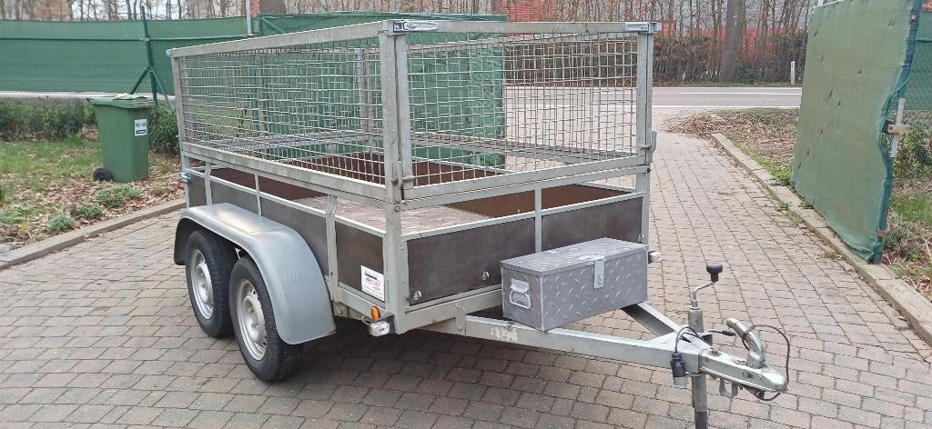 Aanhangwagens 1-Gesloten. 2-Met loofrekken. 3-Vol. aluminum, Enlèvement, Comme neuf