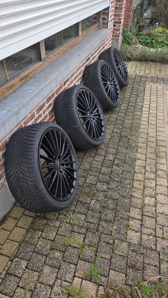 All-season set 235/35 R19 91Y als nieuw (1 seizoen oud), Auto-onderdelen, Banden en Velgen, Ophalen