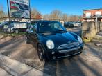 Mini cooper cabrio 1.6 benzine bj 2005 km 212.000, Auto's, Mini, Voorwielaandrijving, 4 zetels, Stof, Zwart