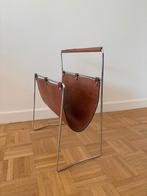 Krantenhouder van leer en chroom, Huis en Inrichting, Ophalen, Zo goed als nieuw