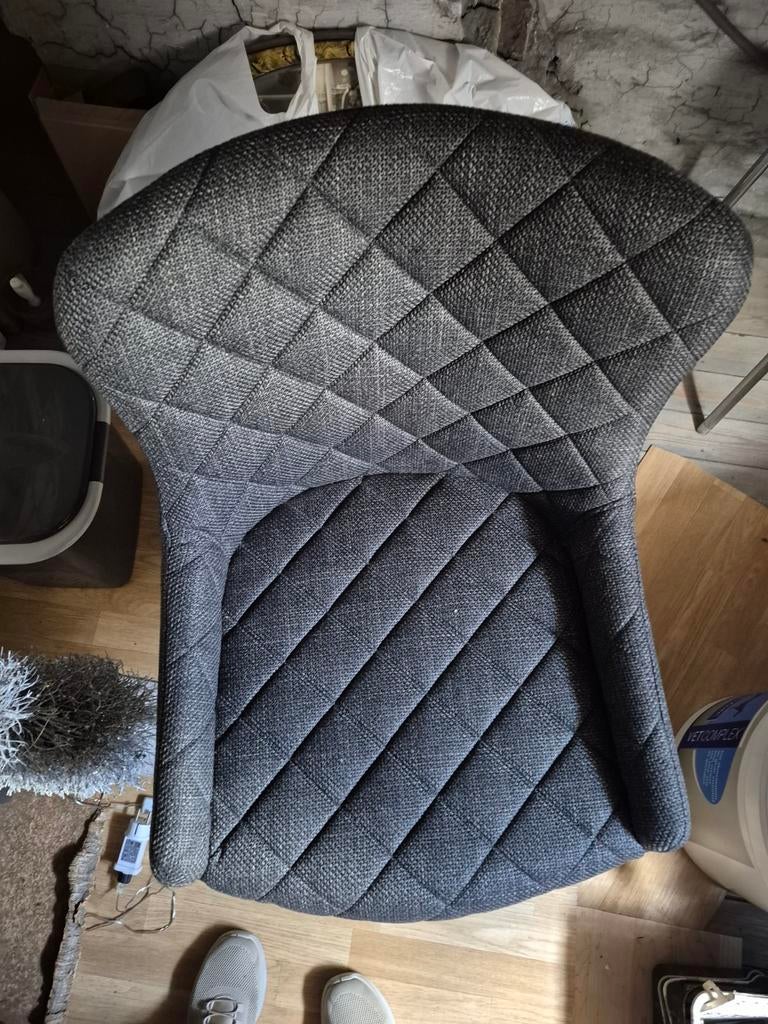 Bureau stoel in perfecte staat, Ophalen