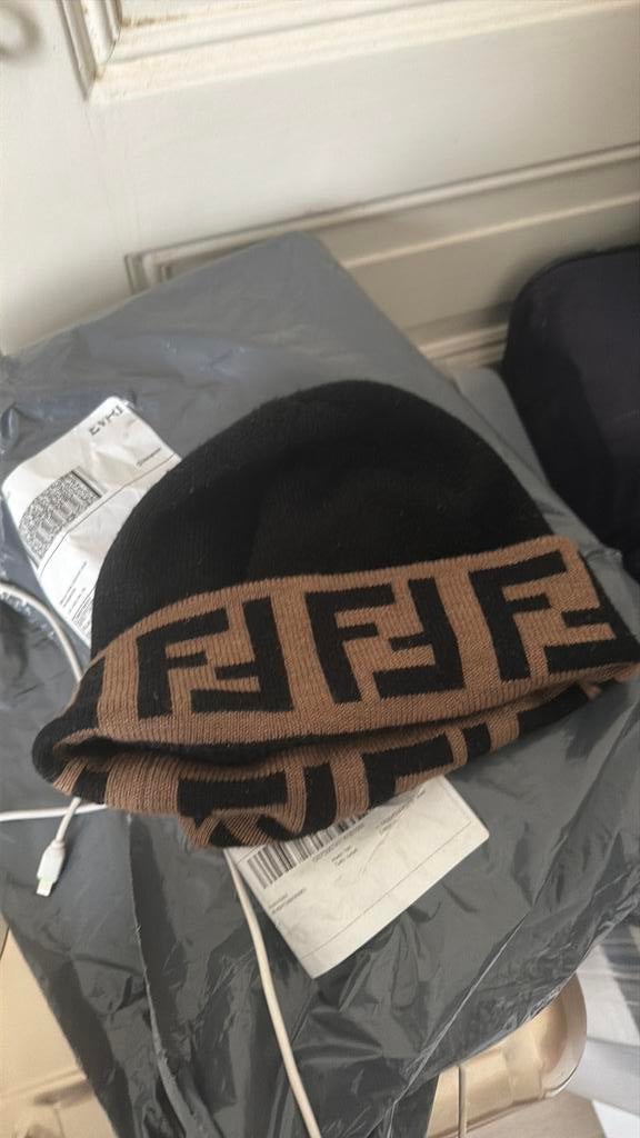 Bonnet fendi, Fietsen en Brommers, Brommerhelmen, Ophalen, Zo goed als nieuw