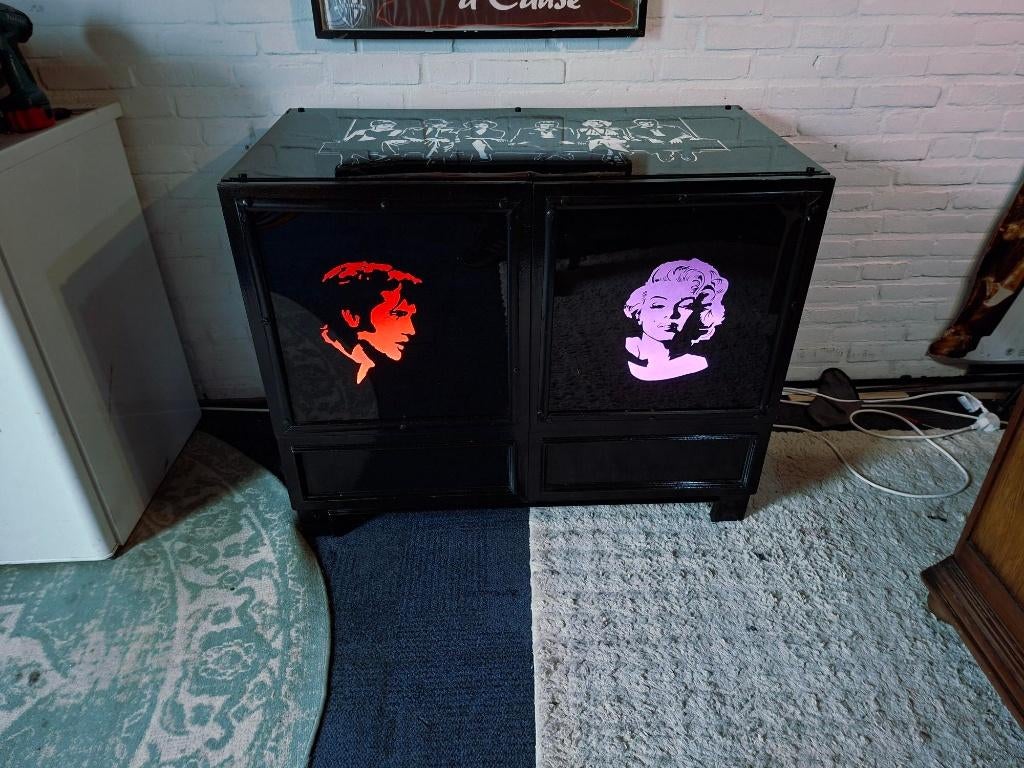 Prachtige Elvis mp3 jukebox in vintage Wurlitzer kabinet, Collections, Machines | Jukebox, Enlèvement, Utilisé, 1970 à nos jours