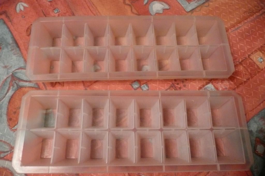 3 Bacs à glaçons en plastic, Ophalen