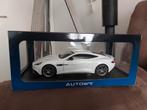 Autoart 70250 1/18 Aston Martin Vanquish wit, Hobby en Vrije tijd, Modelauto's | 1:18, Ophalen of Verzenden, Zo goed als nieuw