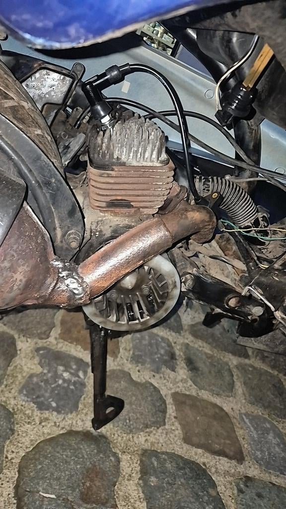 Peugeot elyseo 100cc met a1 papieren, Fietsen en Brommers, Brommeronderdelen | Oldtimers, Cilinder, Ophalen