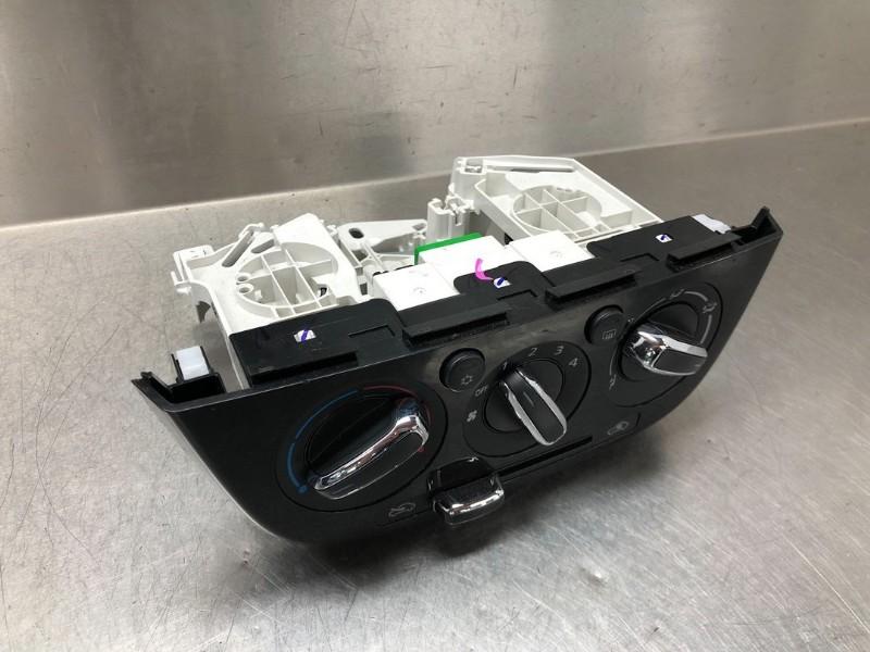 PANNEAU DE COMMANDE CHAUFFAGE CLIMATISATION Space Star (A0), Utilisé, Mitsubishi