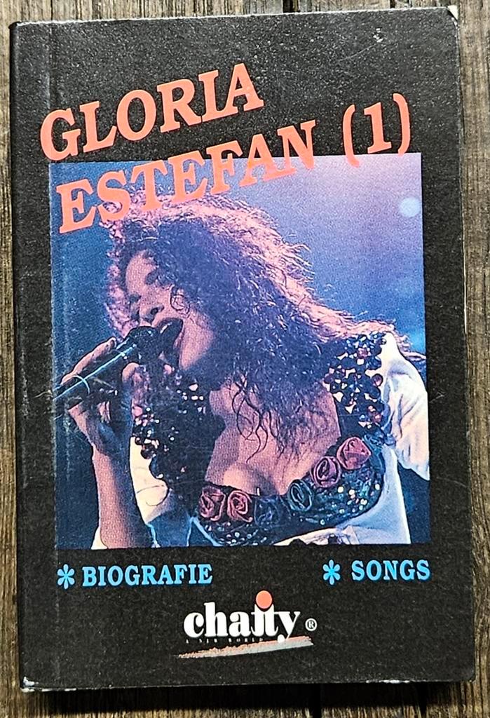 Gloria Estefan pocketboek Chatty
Deze afbeelding, Boeken, Muziek, Ophalen of Verzenden